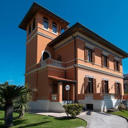 Palazzo Moresco Santa Marinella Dış mekan fotoğraf