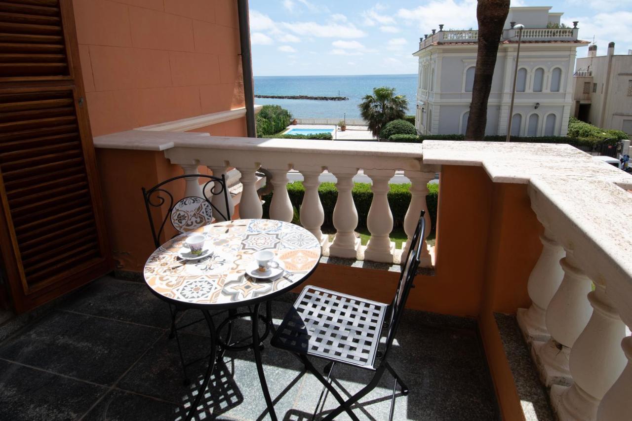 Palazzo Moresco Santa Marinella Dış mekan fotoğraf