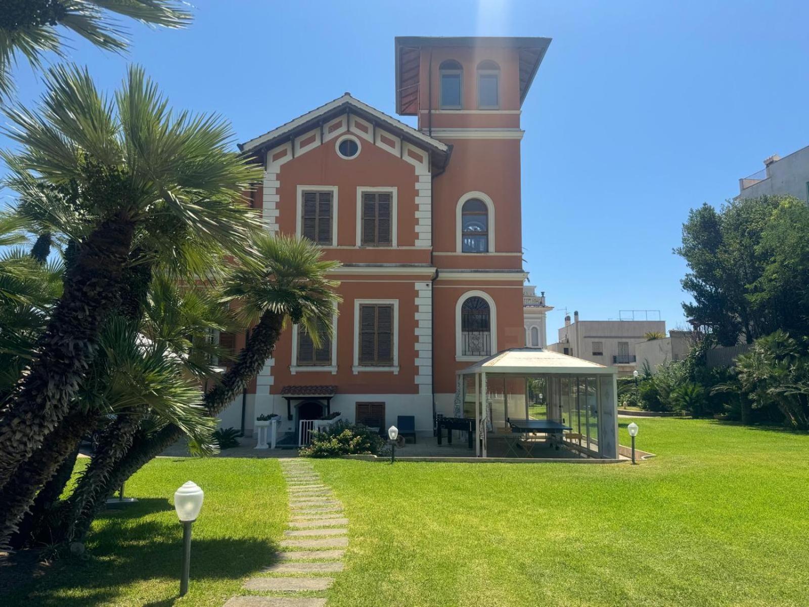 Palazzo Moresco Santa Marinella Dış mekan fotoğraf