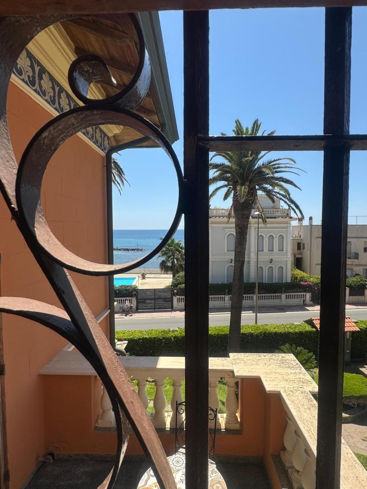 Palazzo Moresco Santa Marinella Dış mekan fotoğraf